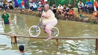 BEST BiKE RACE EVER ON EARTH  Cycling on the monkey bridge [upl. by Wira]