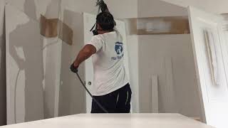 Pintando puertas con wagner airless [upl. by Ibrab]