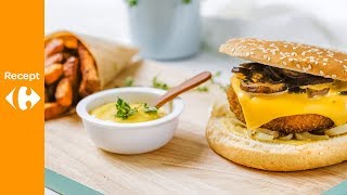 Veggieburger met ui zoete aardappelfrietjes en honingmayonaise [upl. by Arie249]