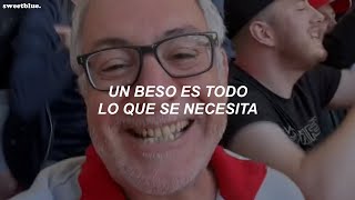 el señor fan del liverpool cantando one kiss  dua lipa calvin harris  one kiss sub español [upl. by Mokas]