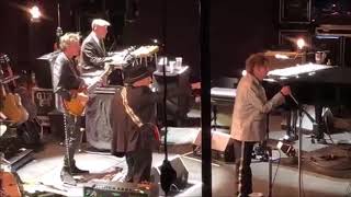 Bob Dylan Admonishes Audience in Vienna April 16 2019 [upl. by Nehpets]