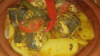 tajine poisson marocain feux de boisMoroccan fish tagine over a wood fireطاجين بالسمك فوق نار حطب [upl. by Jenda]