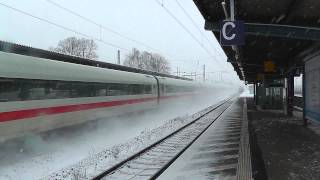 Ein Doppelter ICE 2 BR 402 der fuhr durch Gütersloh in Schnee [upl. by Eelsnia]