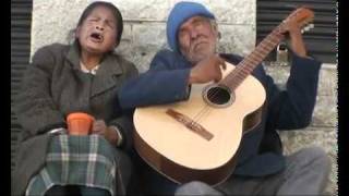 Ancianos ciegos cantando hermoso [upl. by Enitsugua]