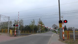 4K SSP przy po Cienin Kościelny  Polish railroad crossing [upl. by Kristoffer]