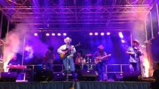 Daryle Singletary  Too Much Fun  In Concert [upl. by Hevak]