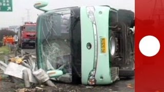 Cina incidente in autostrada immagini scioccanti riprese dalle telecamere [upl. by Gav]