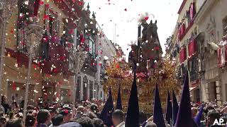 Entrada del Cristo de las Tres Caídas de Triana 2022  Semana Santa de Sevilla [upl. by Alleroif402]