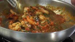 GARLIC PRAWNS GAMBERI AL AGLIO  theitaliancookingclasscom [upl. by Olra633]