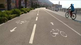 Sur la Riviera italienne la plus longue piste cyclable dEurope [upl. by Charlie866]