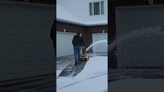 DEWALT 21quot 60V Single Stage Snow Blower Kit Review DCSNP2142Y2 shorts dewalt dewalttough [upl. by Aneeroc]