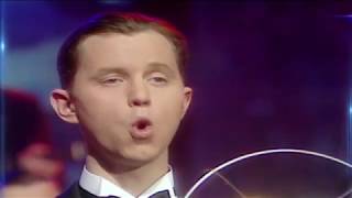 Max Raabe amp Palastorchester  Dort tanzt LuLu 1994 [upl. by Yanttirb291]