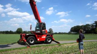 Manitou MRT 2150 serie M Radiocontrolled  Overbeekshovels [upl. by Lennahc]