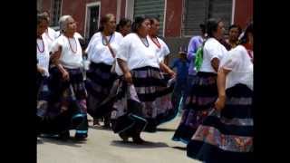 Asi somos en Guerrero El traje de Acateca [upl. by Enytnoel130]