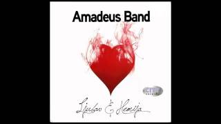 Amadeus Band  Ljubav i hemija  Audio 2009 HD [upl. by Dugas]