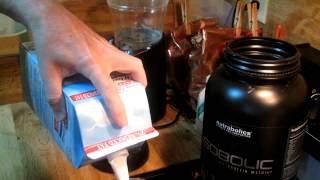 How To make a protein shake with no foam [upl. by Ennailuj492]