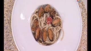 Pasta con mejillones Recetas Cocina Mira la vida [upl. by Kcire121]