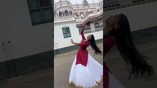 Anyone remember this song💫neethane youtubeshorts dance tamilsongdancecover niruthyapriya [upl. by Ynotna]