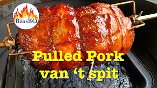 Pulled Pork van t spit  rotisserie  zelf pulled pork maken [upl. by Haneeja]