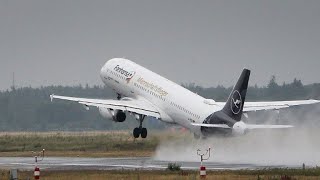 Abflug im Regen DFBTeam zur WM nach Russland aufgebrochen [upl. by Llerdnod220]