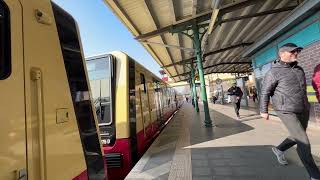 Einfahrt eines BR 483484 als S42 in Richtung Greifswalder Straße [upl. by Ashjian20]