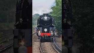 35028 Clan Line passing West Byfleet with its beautiful whistle merchantnavy clanline 35028 [upl. by Havstad]