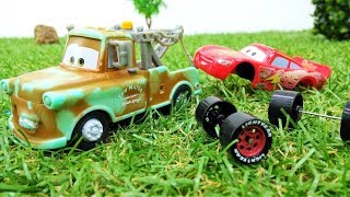 Storm vertauscht Lightning McQueens Reifen Spielzeugautos für Kinder [upl. by Notyad]