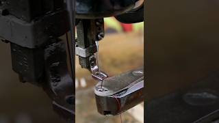 Fitting the Bobbin Case on a Singer Cobbler 29k Sewing Machine [upl. by Datnow]