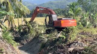 Excavator Hitachi Zaxis 200 [upl. by Brottman]