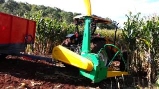 VALTRA A 750 NA SILAGEM SOBRANDO MOTOR [upl. by Paterson]