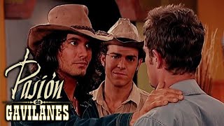 Pasion de Gavilanes  Juan y Oscar vienen a la hacienda Trueba para ayudar a Franco [upl. by Audwin]