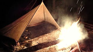 20⁰ Winter Bushcraft  Tarp Camp with Wool Blankets amp Long Fire [upl. by Yeniar277]