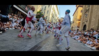 Los Danzantes de Huesca emocionan a los oscenses [upl. by Nadler]