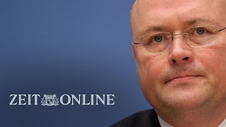 Bundesinnenministerin Nancy Faeser beruft BSIPräsident Arne Schönbohm ab [upl. by Yelrak]