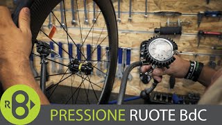 Come calcolare la pressione delle gomme per bici da corsa  Record Bike [upl. by Ahseinar]