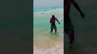 Oh Noyade à la plage de Guédiawaye senegal tiktok viral youtubeshorts shorts love pourtoi [upl. by Epstein]