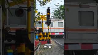 Indonesia Railroad Crossing  Palang ALKMAAR Jalur BROWNLINE short videoshort [upl. by Tessi140]