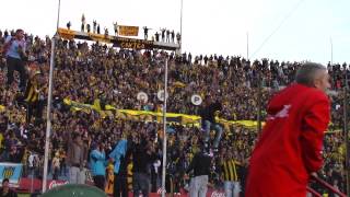 quotVamo aurinegro de mi corazónquot La Vela Puerca  Vuelan Palos  Hinchada Peñarol [upl. by Cruickshank]