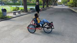 Abdoulaye Seydi À Bord de Son Vélo Couché Électrique à 3 Roues [upl. by Eelirrem]