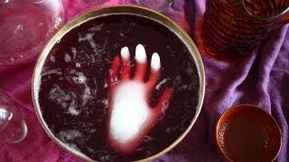 Halloween Party Rezept Halloween Bowle mit gefrorener Hand [upl. by Swagerty367]