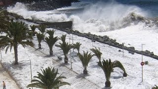 Temporal canarias Olas gigantes 9 metros tormenta canarias nieve canarias olas [upl. by Vandervelde]