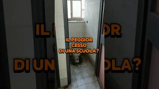 Il peggior bagno d’Italia bagno cessadvisor liceo scuola denuncia [upl. by Niobe]