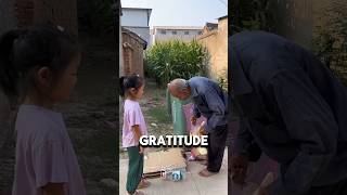 Girl took the chicken his father was eating and gave it to the homeless old man  shorts kindness [upl. by Aroel199]