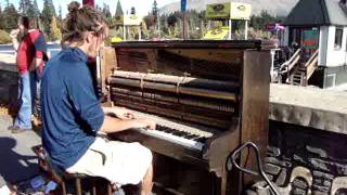 Piano busker  Sunny day in Queenstown  Mathias Piano Man [upl. by Ylas557]