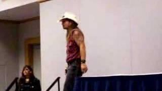 Metrocon 2006  Scott McNeil Duo Scream [upl. by Ennairek894]