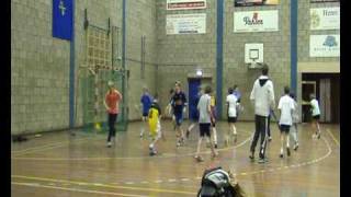 Handbal training  dribbel met HighFive binnen de 9 meter [upl. by Yenot776]