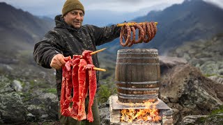 ¡Jugosas y Ahumadas Salchichas Caseras en Barril de Madera [upl. by Huttan]