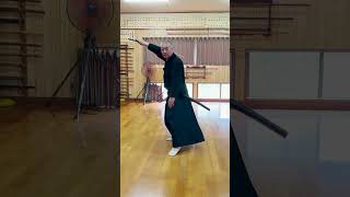 前後左右 逆手立 Zengo Sayū Gyakuté Dachi  Shinkagé Ryu Hōgan Ha Kata [upl. by Ellsworth]