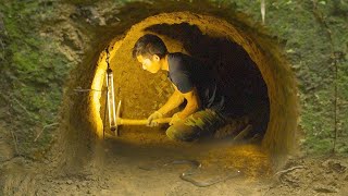 Full 7 Day Building Bushcraft Survival Underground Tunnel Shelter  Clay Fireplace Catch amp Cook [upl. by Lertnek]