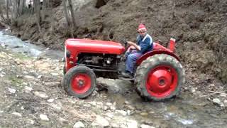 Tractor Massey Ferguson 35 [upl. by Odranreb]